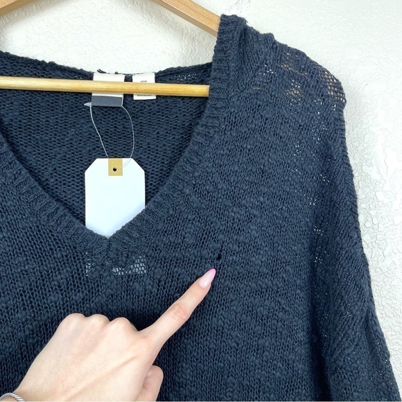 Roxy Black Knit Long Sleeve Hooded Pullover Sweater Size Small Women - Picture 11 of 11